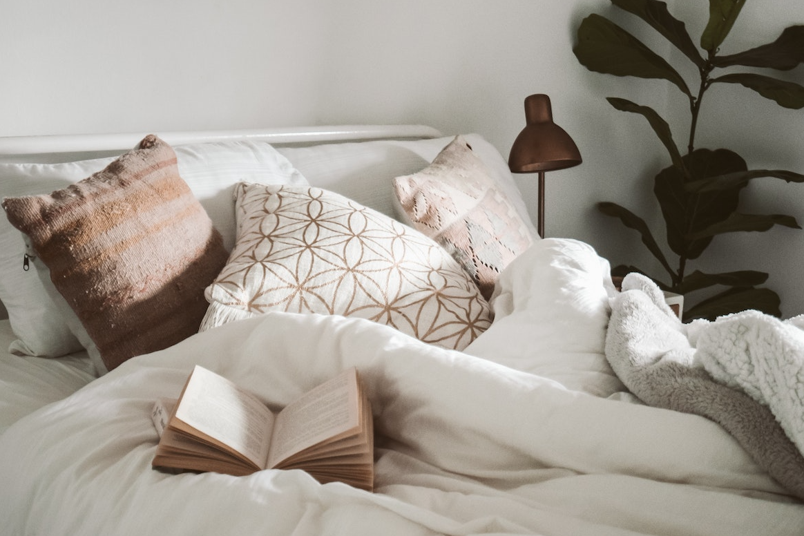 Des idées pour la déco d'un lit : coussins et couvertures