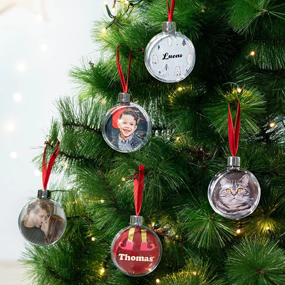 Christmas tree decorating tips - How to decorate with Christmas Baubles