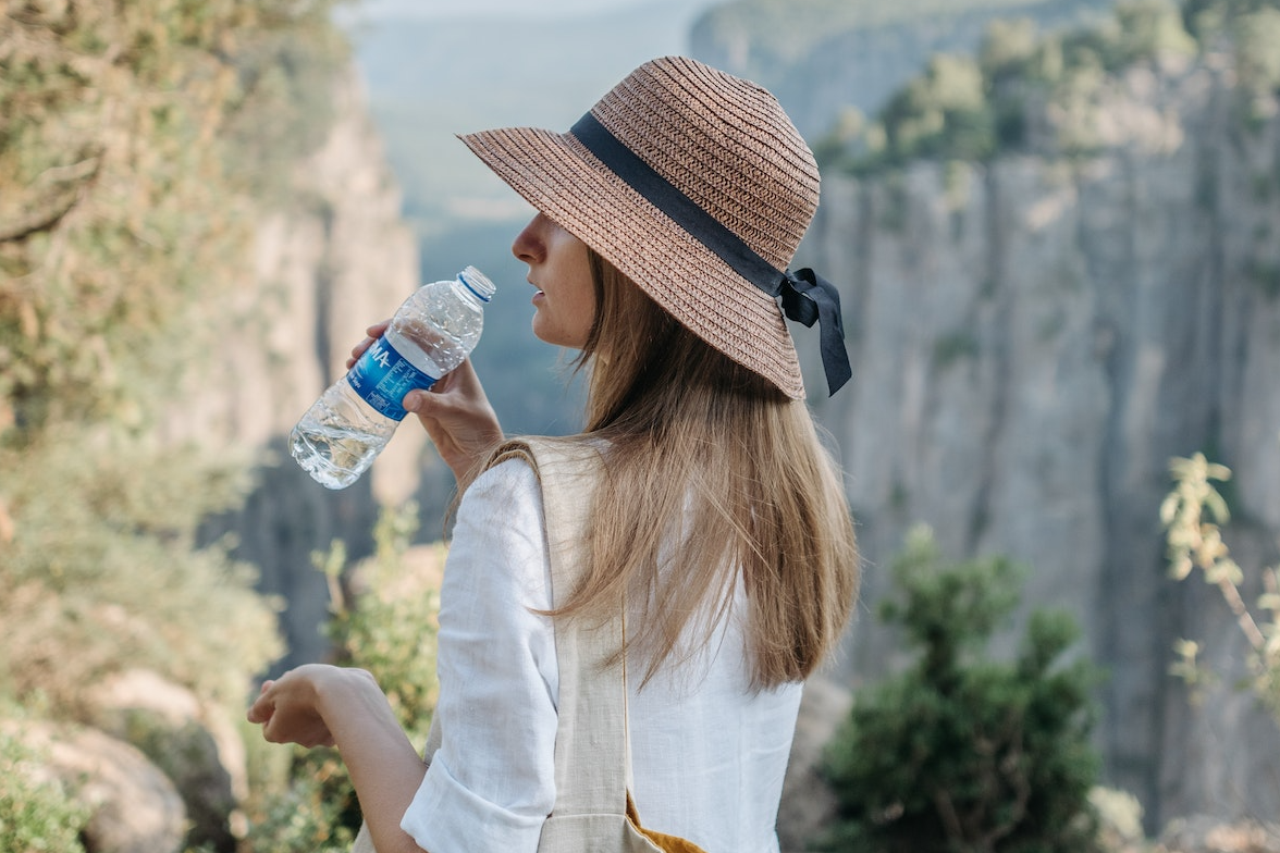 Boire de l'eau en bouteille plastique est-il bon pour la santé ?